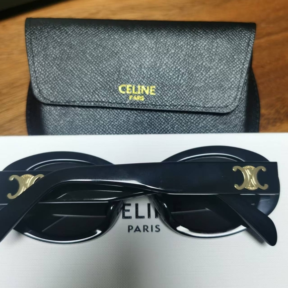 Stylish Celine Women's Sunglasses - Like New! - Picture 5 of 5